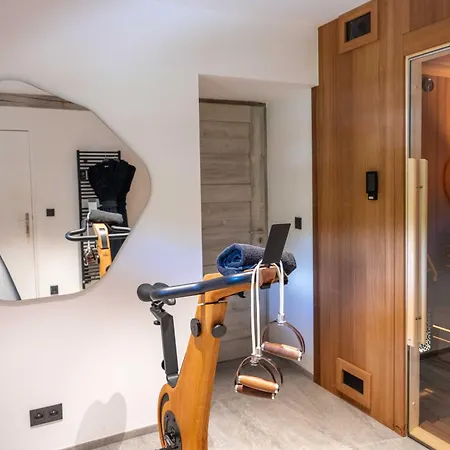 Exceptional 12p With Sauna And Jacuzzi