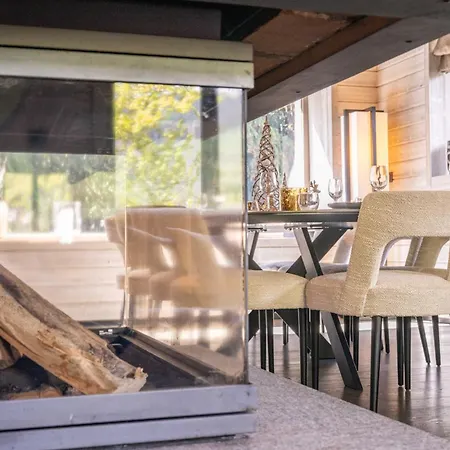 Exceptional 12p With Sauna And Jacuzzi